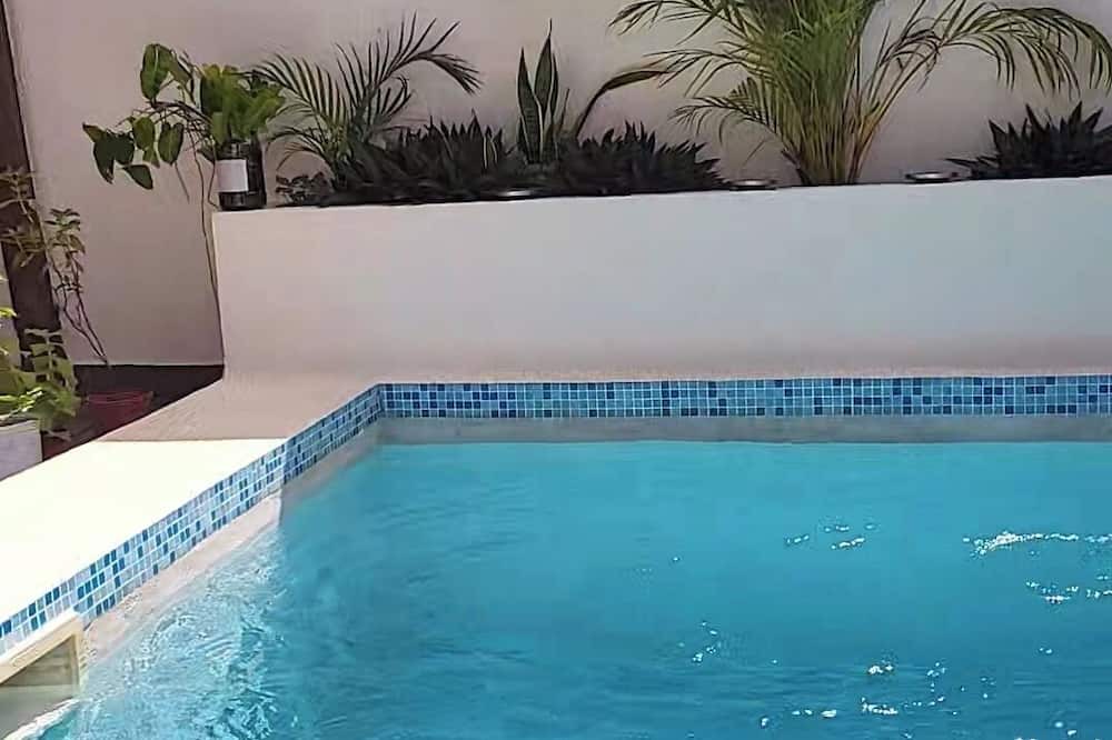 Pedasi House | Cozy Private Townhome in Pedasí, AC, WiFi, TV, Pool, Patio Furniture, Dining