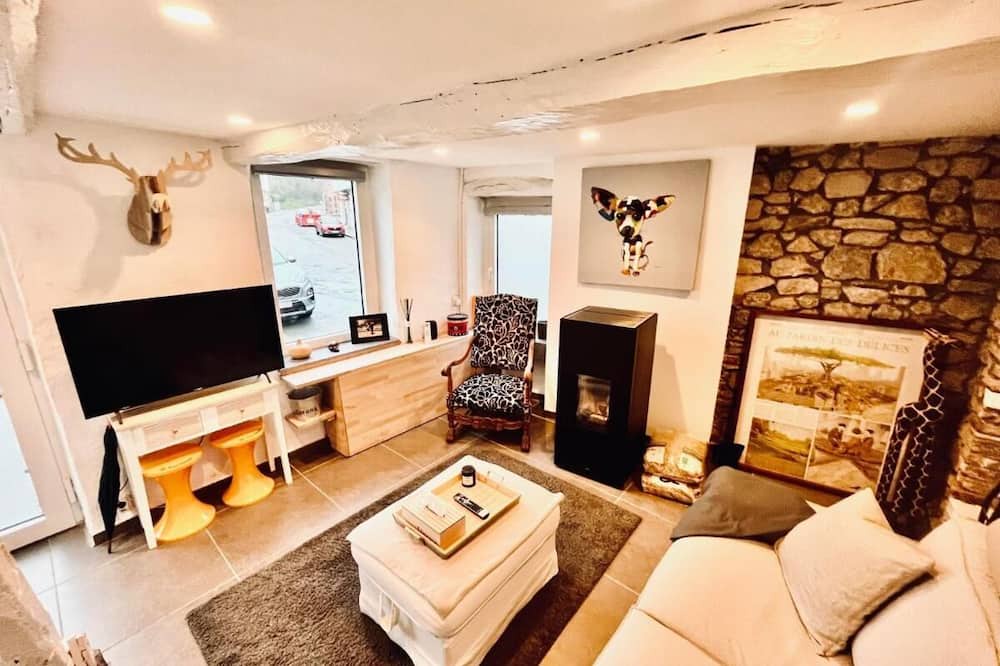 Andenne House | Plongez dans le charme et le mystère de la maison Mythique