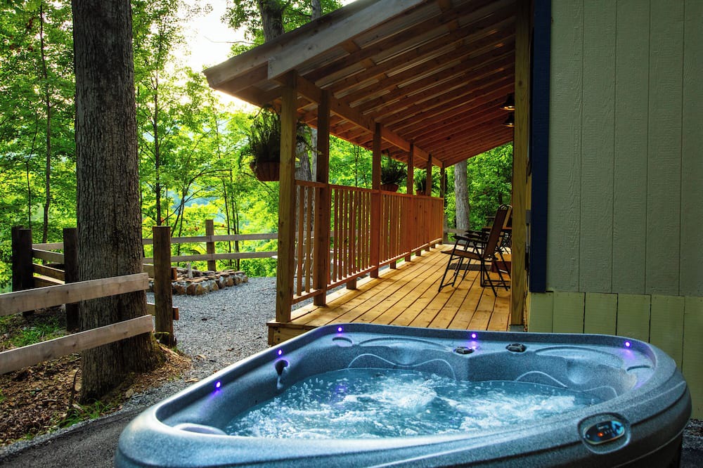 Adrian Cabin | Wild N Kinky Cabin, Yoga & Stretching