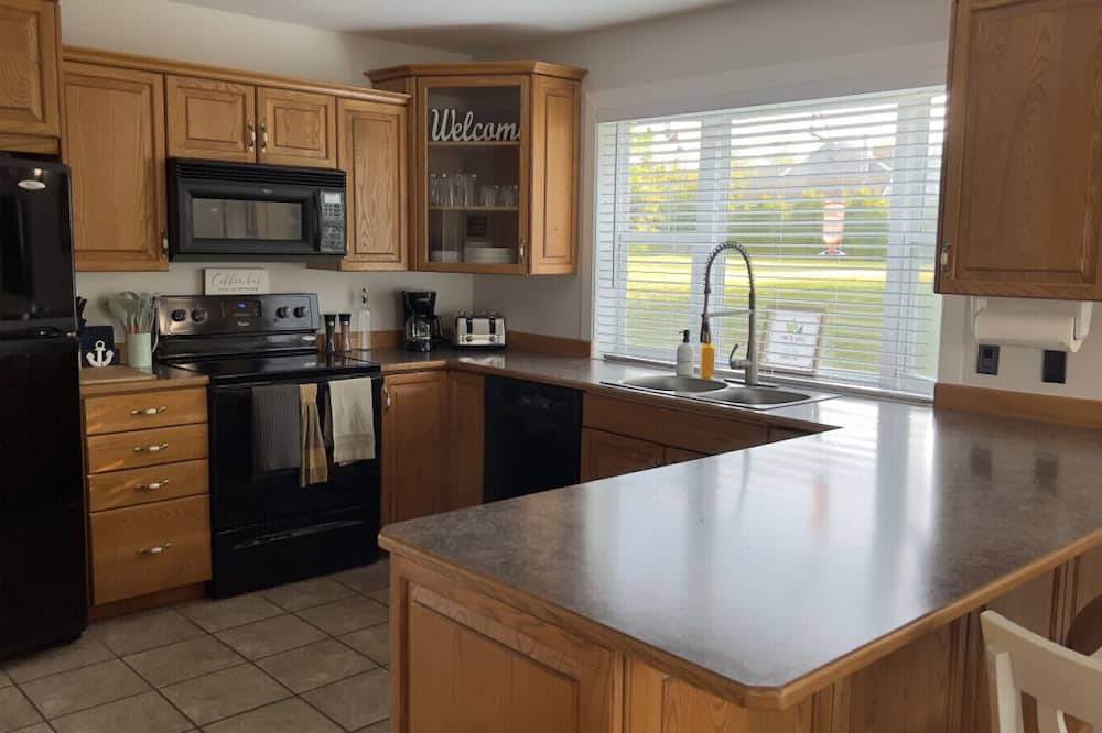 Saint John House | Douglas Lake Paradise