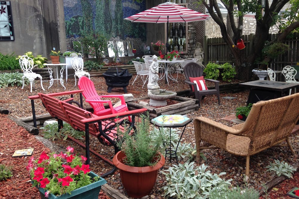 Alton Bed & Breakfast | Charming Mississippi Riverview 3-bedroom innn in lovely Historic downtown Alton