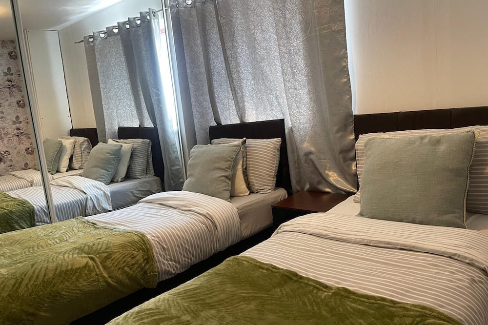 Crays Hill House | Tranquil Basildon Retreat with 3 Bedrooms