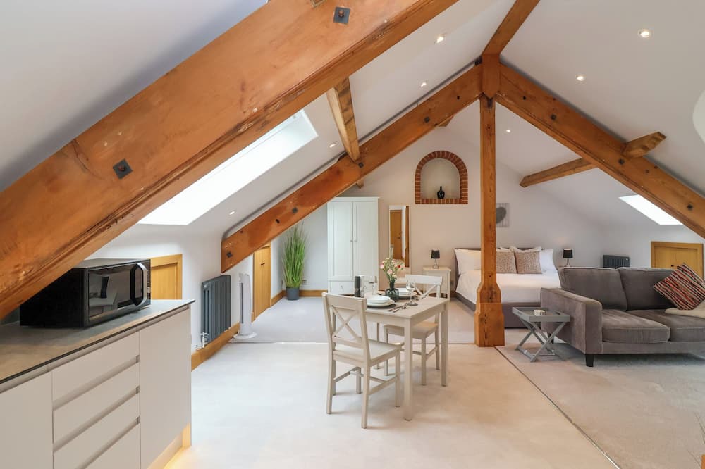 Sherborne Cottage | THE HIDEOUT, romantic in Sherborne