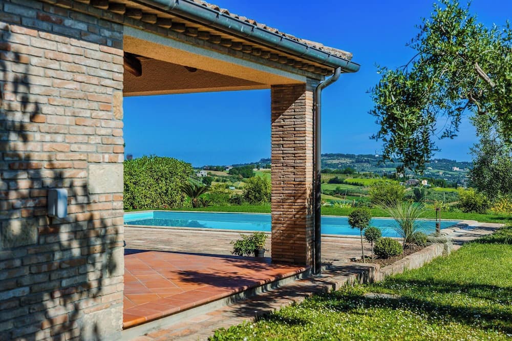 Patrignano Villa | La Dolce Villa with the sea view, outdoor pool, tennis court and splendid garden