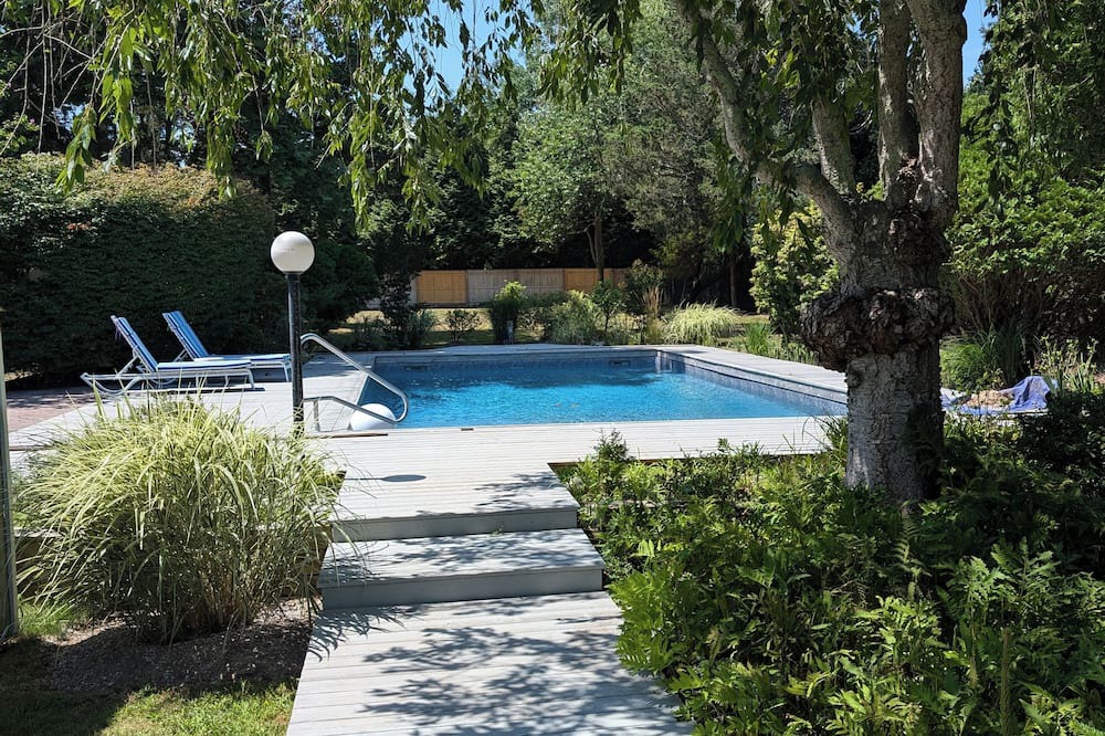 Remsenburg House | Charming 2-bedroom house in peaceful Remsenburg with AC, WiFi, and a Huge Pool!