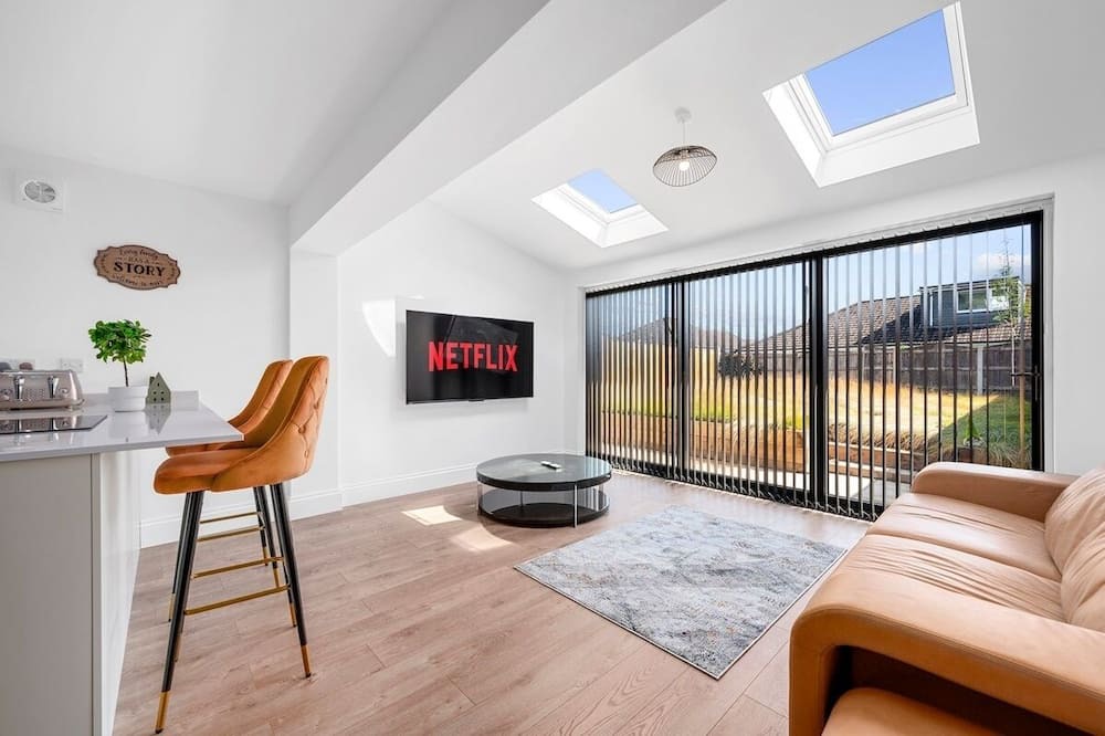 Walkden House | Chique: Luxurious Modern Home