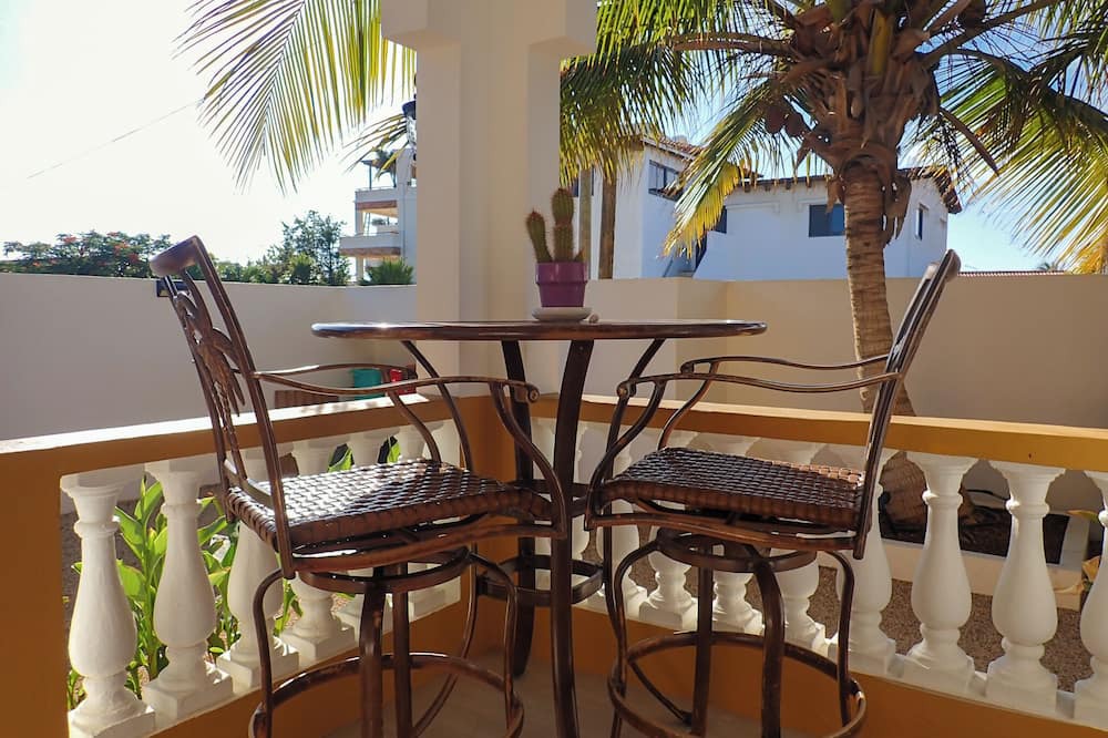 Playa House | Kas di Almendra: By the Ocean, Walk to Downtown, Tropical 1-Bedroom House