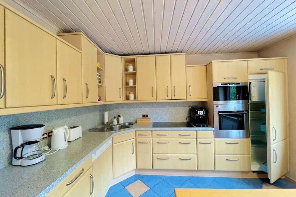 Dinslaken House | Schlosser Comfortable holiday residence
