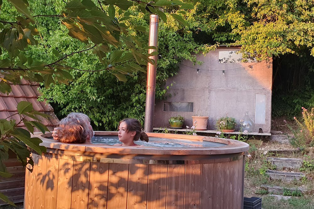 Quemigny-Poisot House | Gite Pour 4 Personnes Entre Dijon et Beaune Avec vue et Bain Nordique Jacuzzi