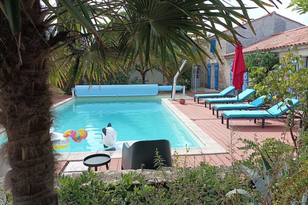 Sainte-Radegonde-des-Noyers Cottage | Gite POP Studio - Piscine Partagée - Sud Vendée