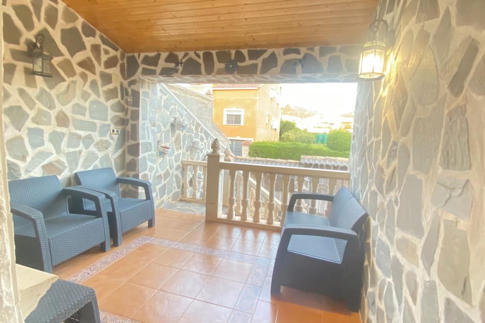 Pliego House | Casa Acogedora con Grandes Espacios y Excelentes Exteriores, Piscina, Barbacoa