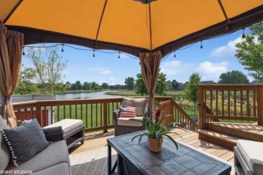 Lake in the Hills House | Beautiful 3-bedroom Lake house in Lake in the Hills