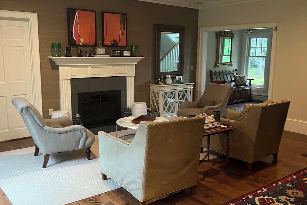 Hanover House | Delightful 5-bedroom house in downtown Hanover