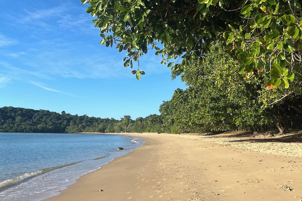 Wongaling Beach House | Coastal Queenslander on Mission Beach. Pet friendly