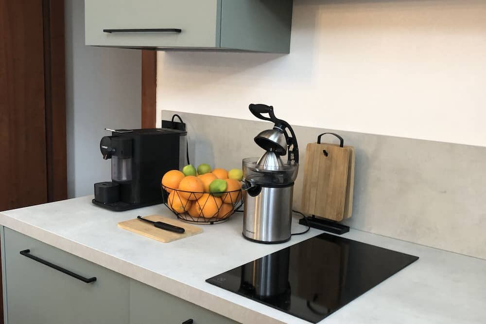 Lonigo Apartment | Apartment 'Il Piccolo Scrigno' with Wi-Fi and Air Conditioning