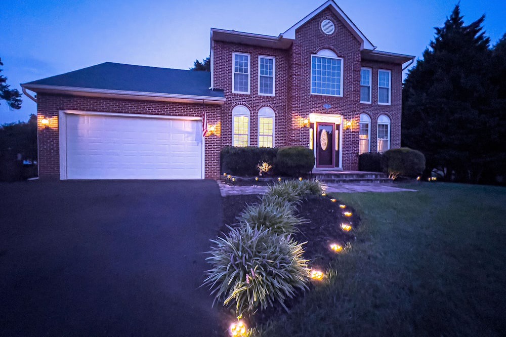 Manassas House | NEW LISTING! Historic District Magic Hideaway by RedAwning