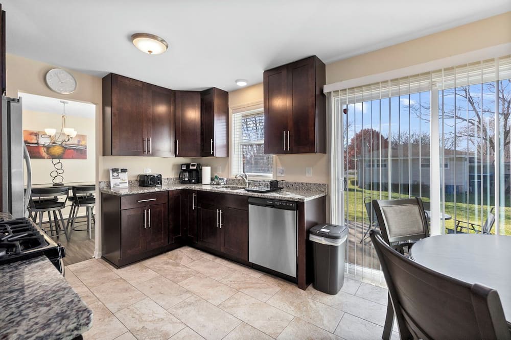 Matteson House | Matteson Rental