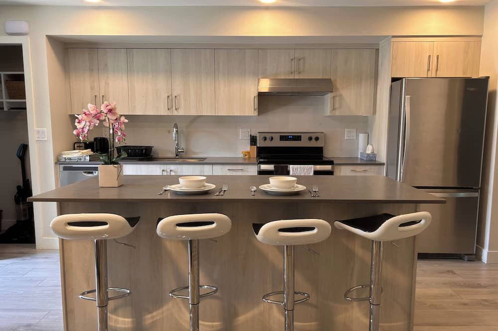 Grandview-Woodland Apartment | Cozy 1 Bed, 1 Bath in Hastings Sunrise – Just a Short Walk to PNE!