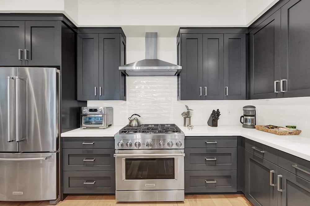 Wolf Creek House | Escape to Eden, Gorgeous home, minutes to 3 ski resorts, salt water hot tub!