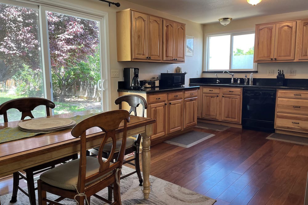 Spanish Springs House | What you need, close enough for convenience, far enough for relaxation