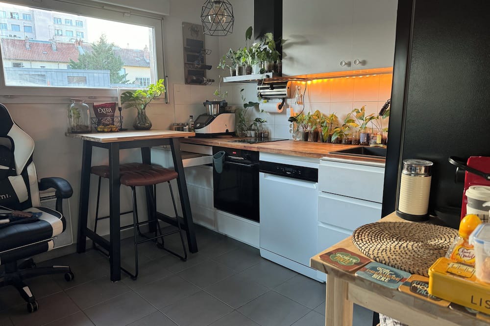 Monplaisir Apartment | Entire apartment near Jean-Macé