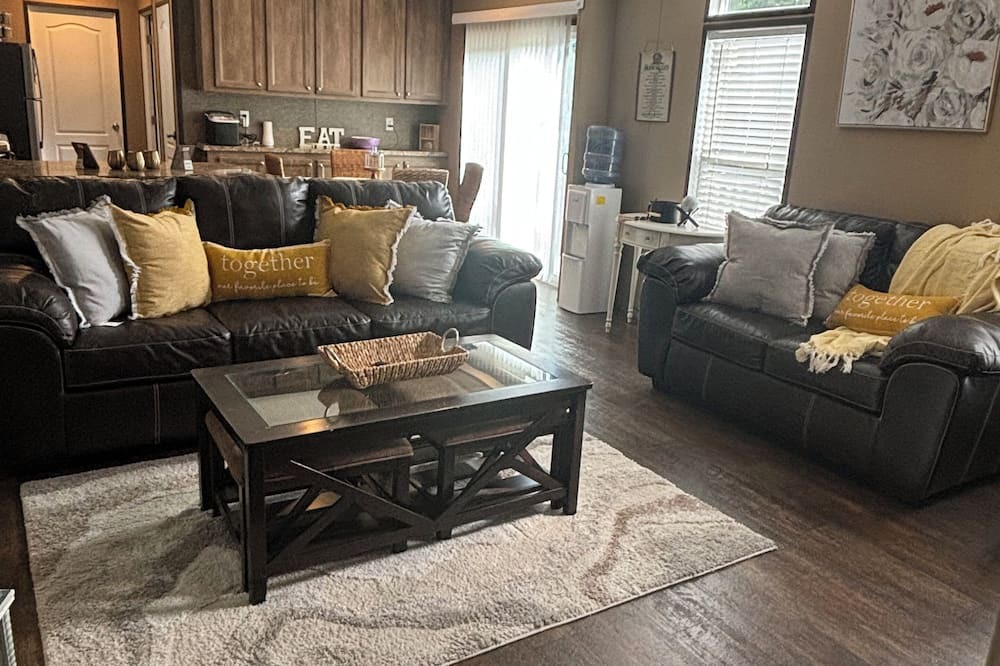 Walterboro House | 3-bedroom mobile home in awesome Walterboro with AC, WiFi, Cable