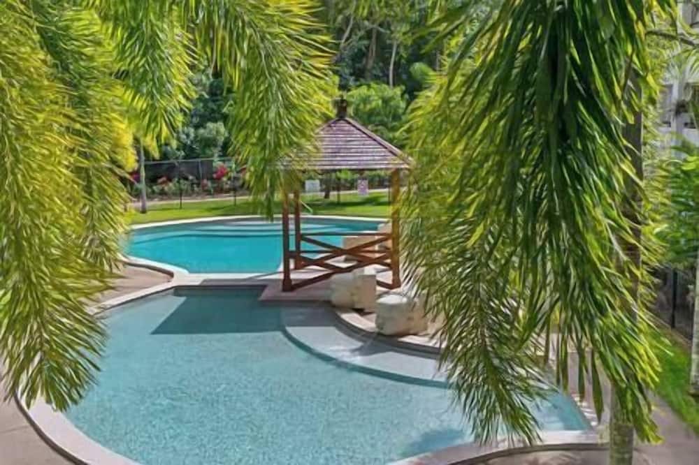 Clifton Beach Apartment | 3BR Clifton Beach Resort Escape - Pools/Gym/Beach