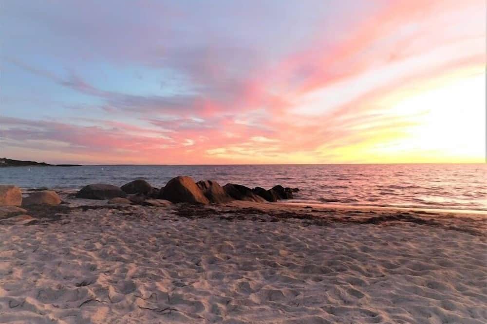 Silver Beach House | Across the street from the beach in a popular, family-oriented, community 3 Bdrms/2 Bths with Central Air.