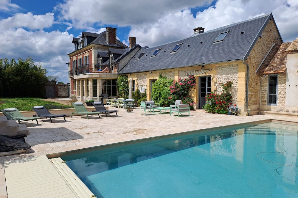 Saint-Pierre-la-Garenne House | Domaine St Pierre - Idylliq Collection