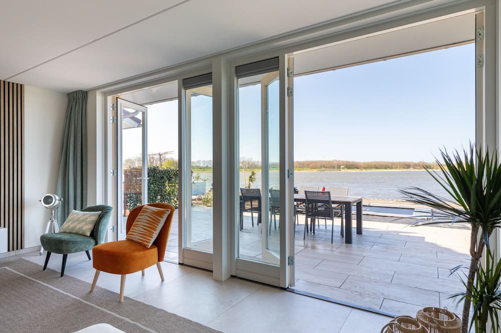 Municipality of Hollands Kroon House | Beachhouse Wadmeer. Kom tot Rust aan het Water!