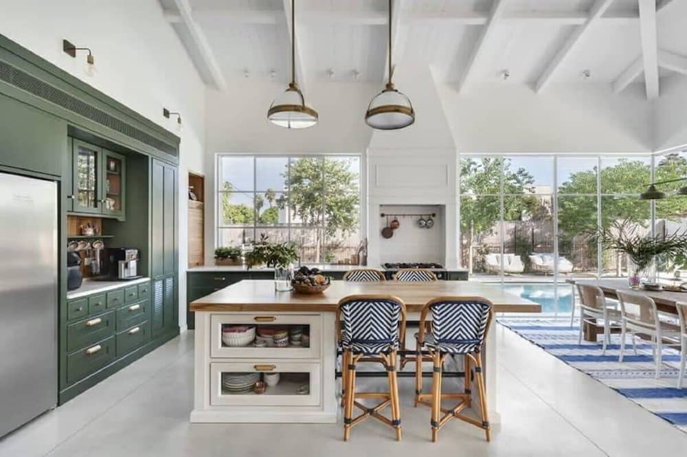 Binyamina-Giv'at Ada Villa | Luxe Villa with Fenced Heated Pool and Jacuzzi