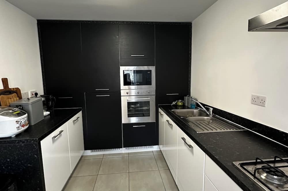 Loughton House | A comfortable room with ensuite