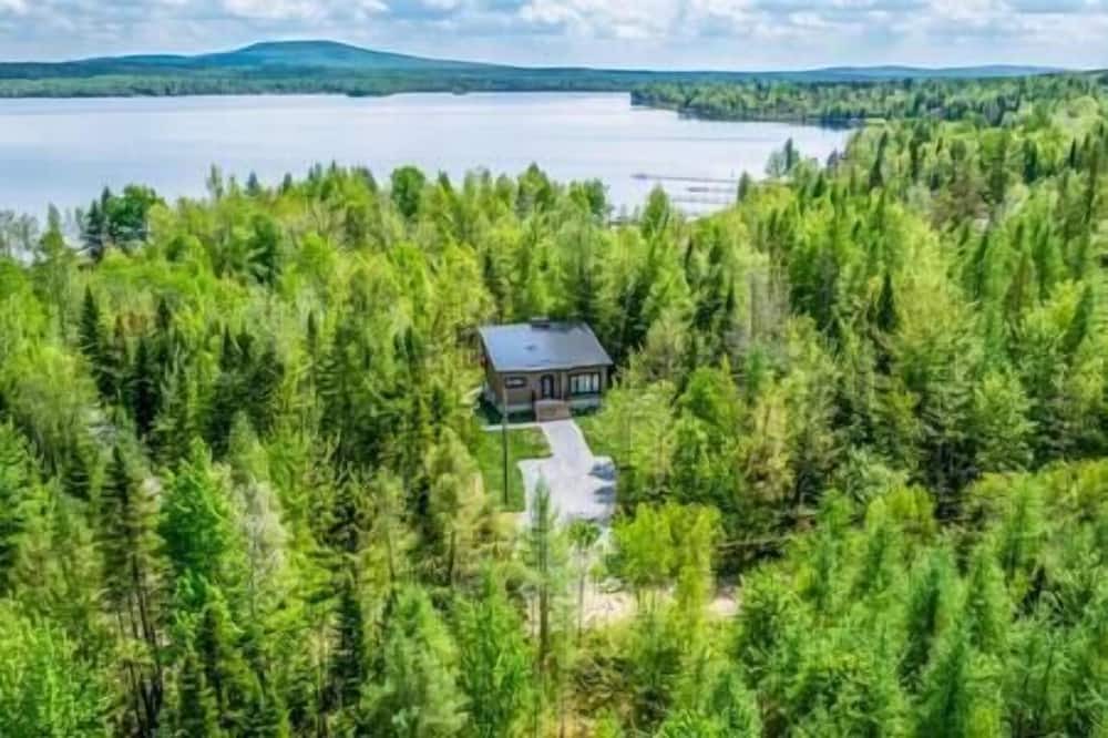 Beaulac-Garthby House | Au Bord du Lac Aylmer- Spa- 10 personnes
