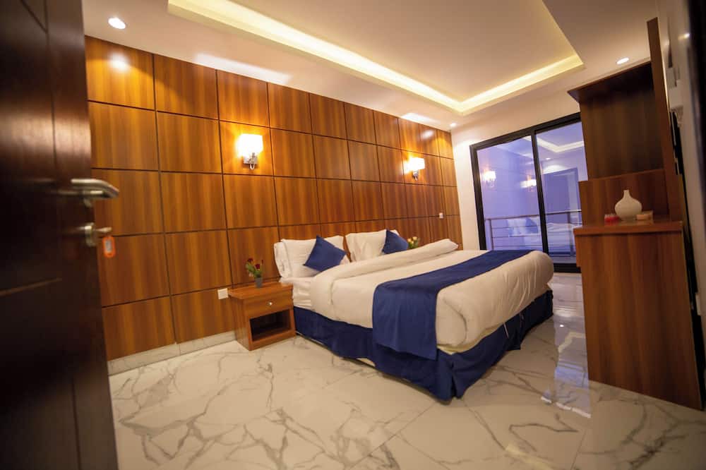 Al Kura Ski Chalet | Chalet with private pool