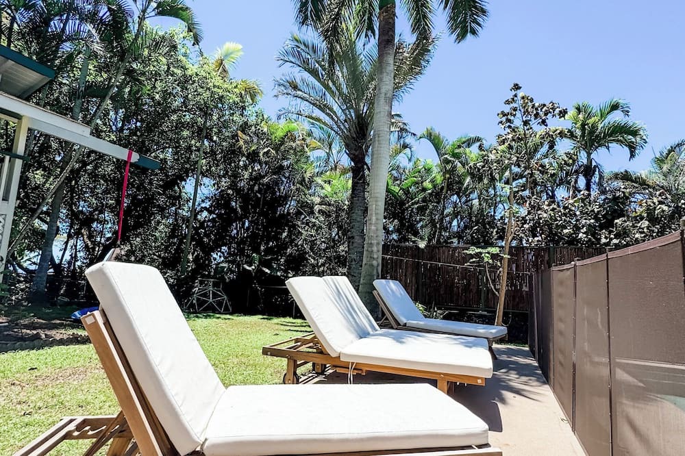 Kona Palisades Apartment | Paradise Poolside Villa