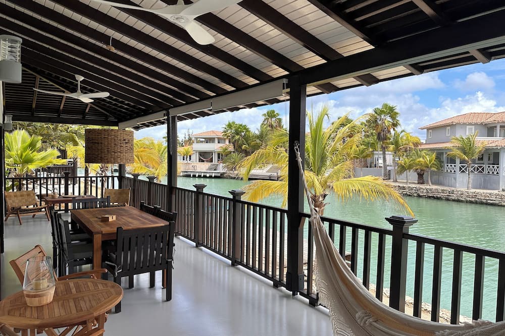 Waterlands Village Villa | Villa Veva fully equipped Waterfront Escape