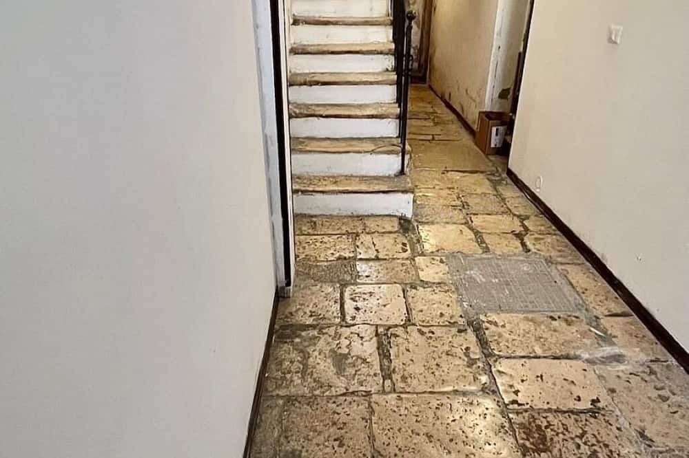 Bari City Centre Apartment | White Dome Suite