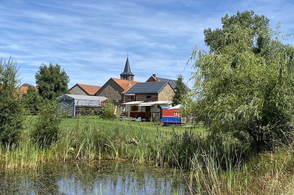Saint-Pardoux House | Mobile Home 'Roulotte Olivia' with Shared Pool, Wi-Fi and Air Conditioning