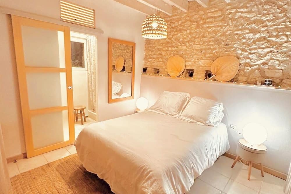 La Chaussee-d'Ivry House | Jolie Maison de Campagne à 3 Minutes à Pied du Golf Pour Vous Délasser !