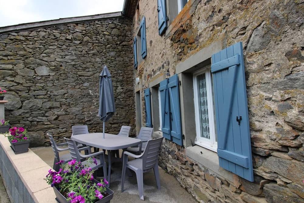 Tiviers Cottage | Gite Tiviers, 2 bedrooms, 4 persons