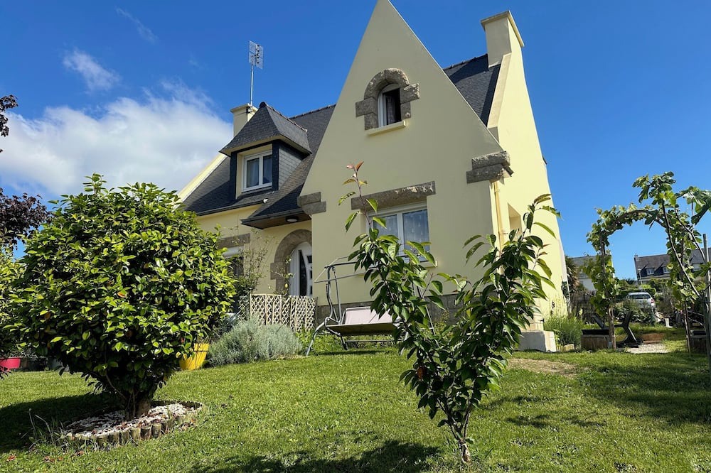 Chateauneuf-du-Faou House | Maison Idéalement Placée Entre Parc Naturel D'armorique et Plages à 30 Minutes