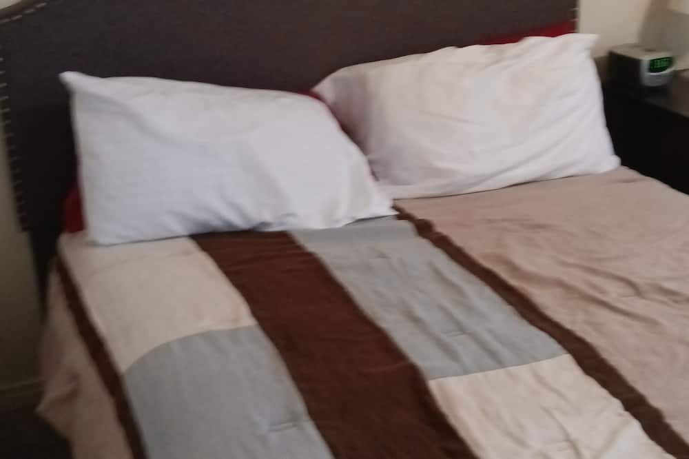Westminster House | Cozy place not too far from town and local stores