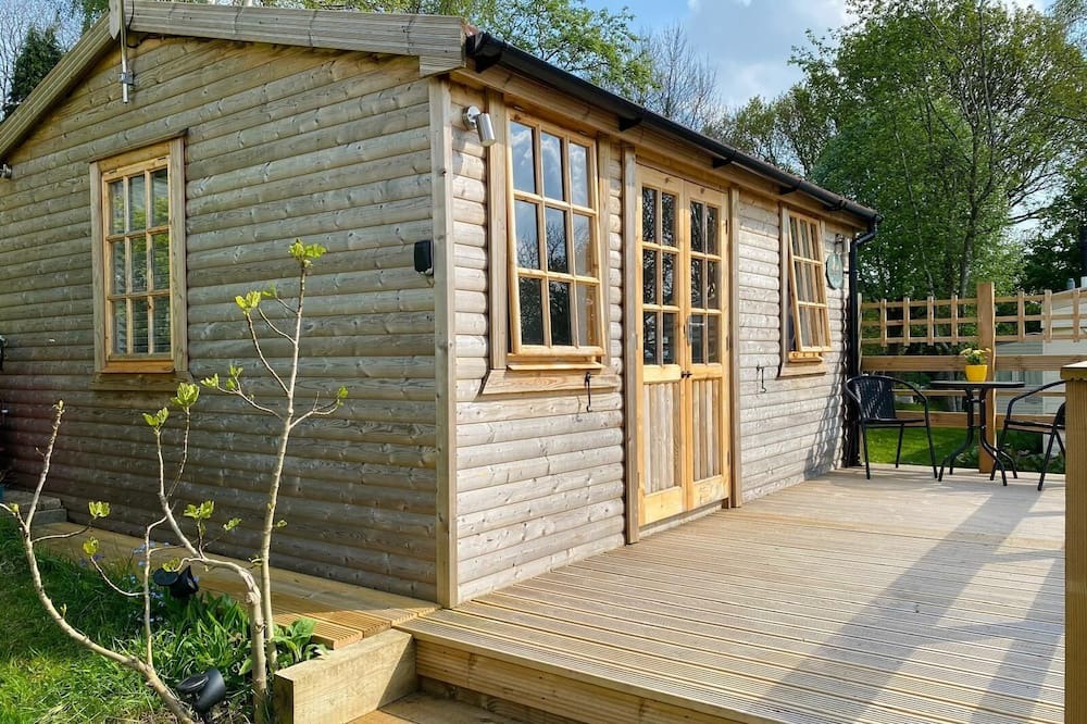 Millthorpe Cabin | Cosy cabin for two in the Peak District