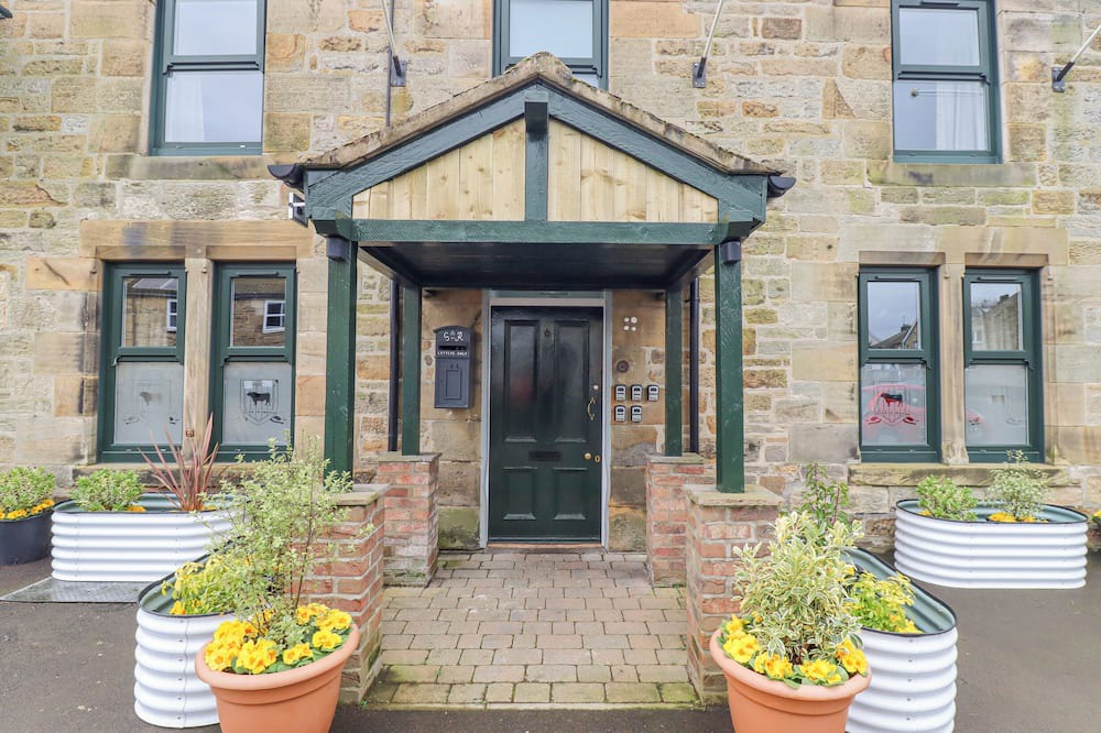 Wark Cottage | CARRAWBURGH SUITE, pet friendly, with open fire in Wark