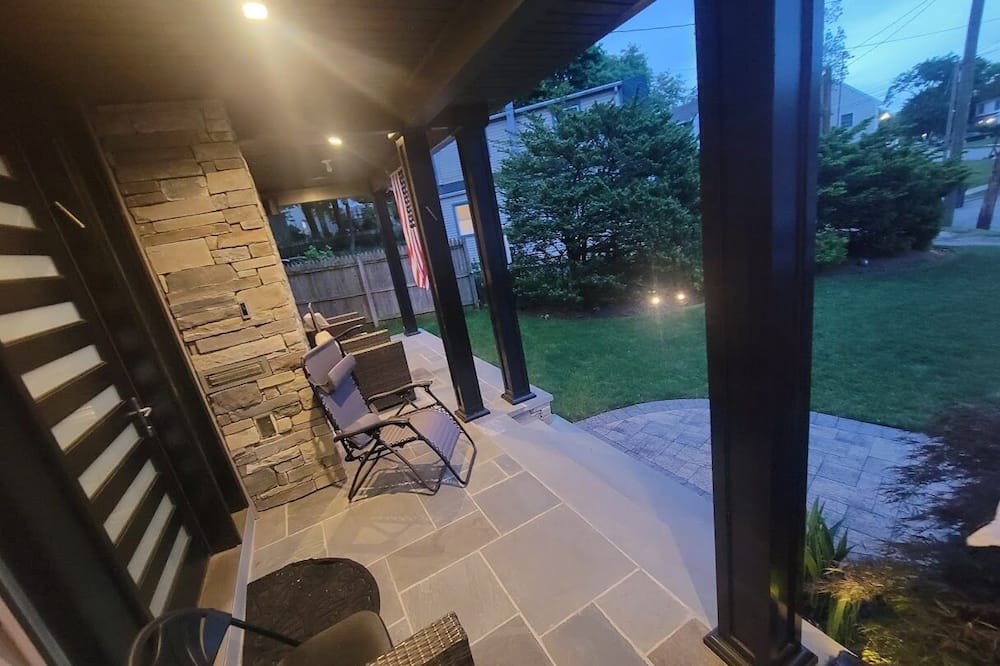 Bergenfield House | Huge Modern open layout 7 Br 4.5 bath entertaining home