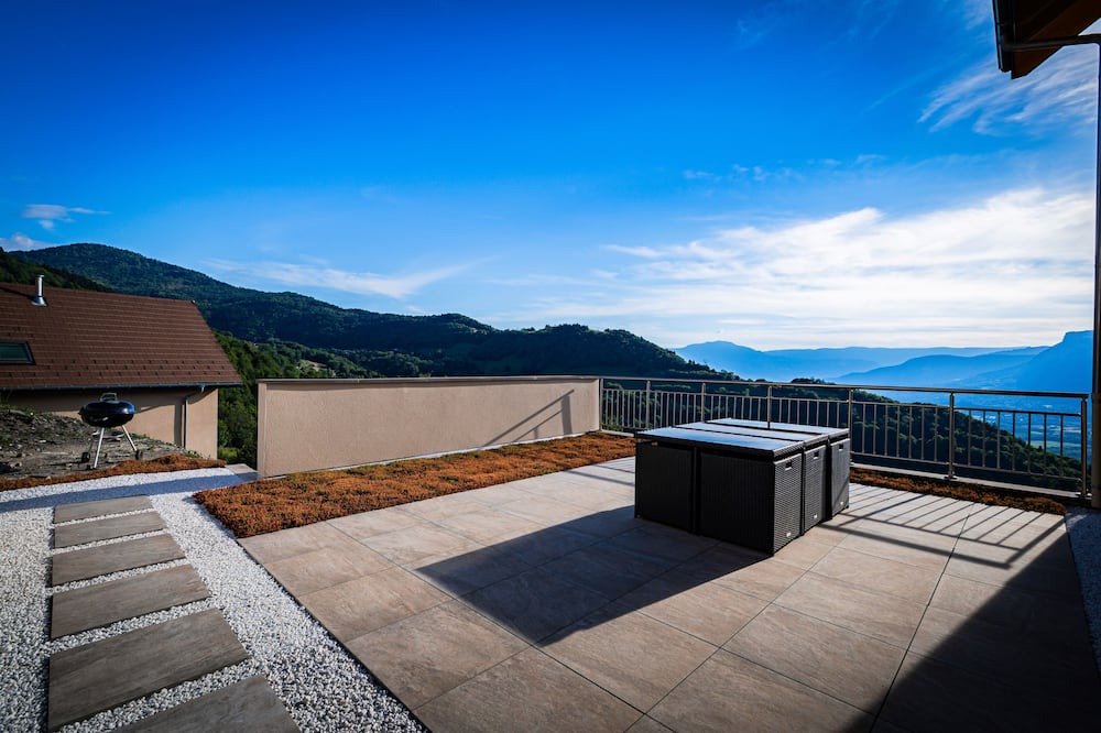 La Combe-de-Lancey House | Espace Détente Piscine Jacuzzi Intérieure Privée et Sauna Avec vue Montage
