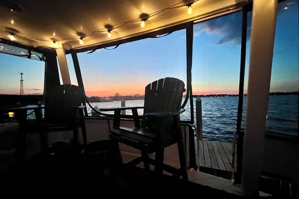 Manteo Boat Rental | Slipped Inn -Yacht/Pool/Gym/ Bar/Prime Location