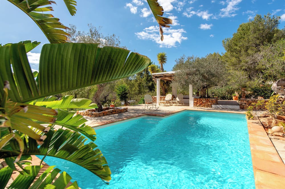 Santa Gertrudis Villa | Can Magrana: Rustic and secluded Villa in central Ibiza with private pool