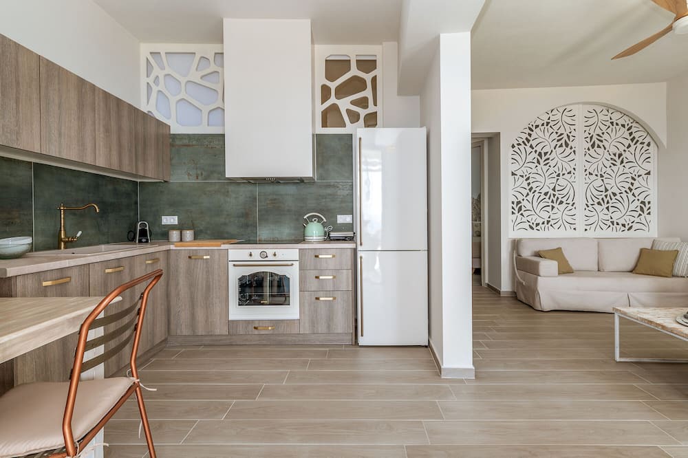 Kato Aprovatou Apartment | Apartment 'Captain's Pounda Suite' with Sea View, Wi-Fi and Air Conditioning