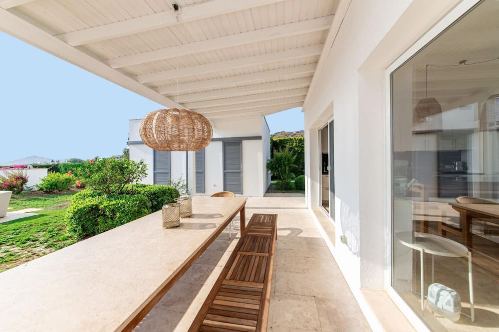 Gumusluk Villa | Huge Luxury Villa With Pool Near Beach in Bodrum